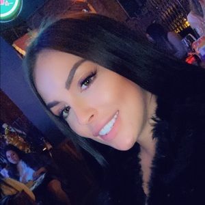 Meet your Posher, Caroline